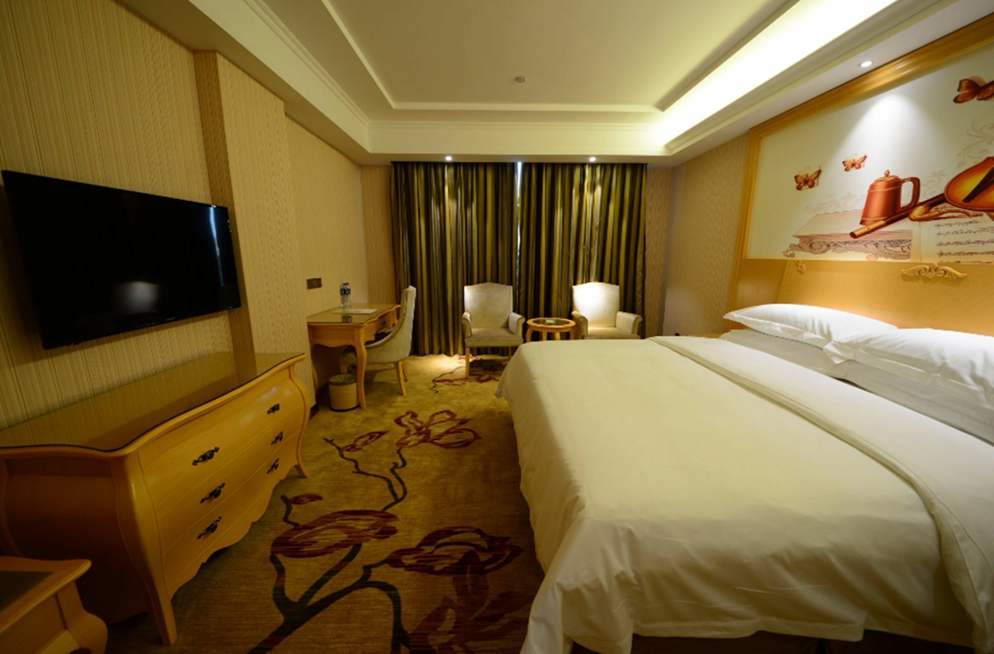 Vienna International Hotel Shajing Heyi Branch Shenzhen Exterior photo